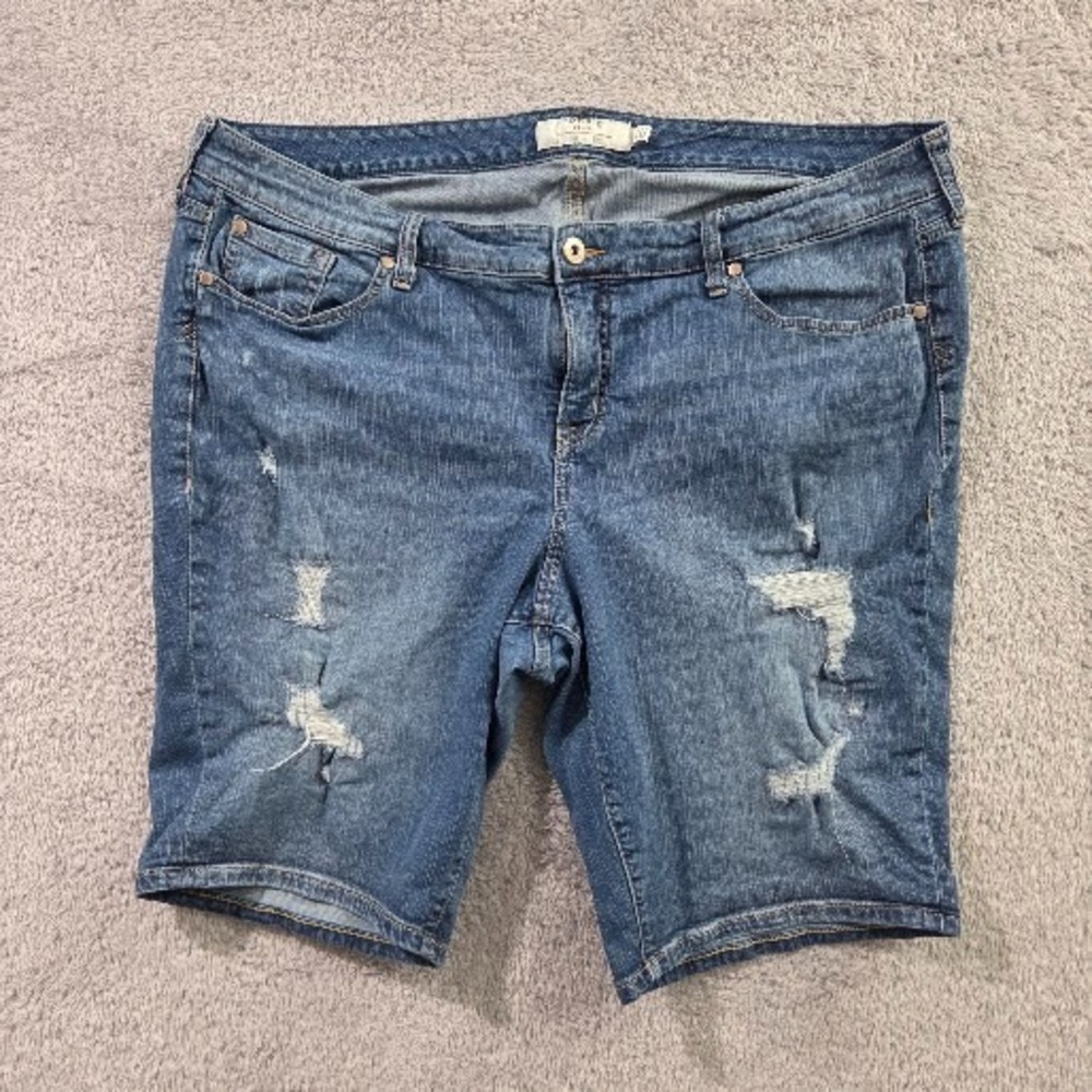 Torrid First At Fit Bermuda Shorts Size 22 Distressed Denim Medium Wash Blue